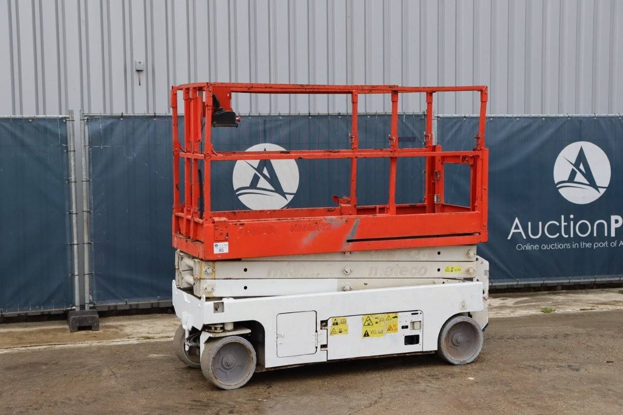 Scissor Lift Genie GS-2032 Electric 8.1m 2013