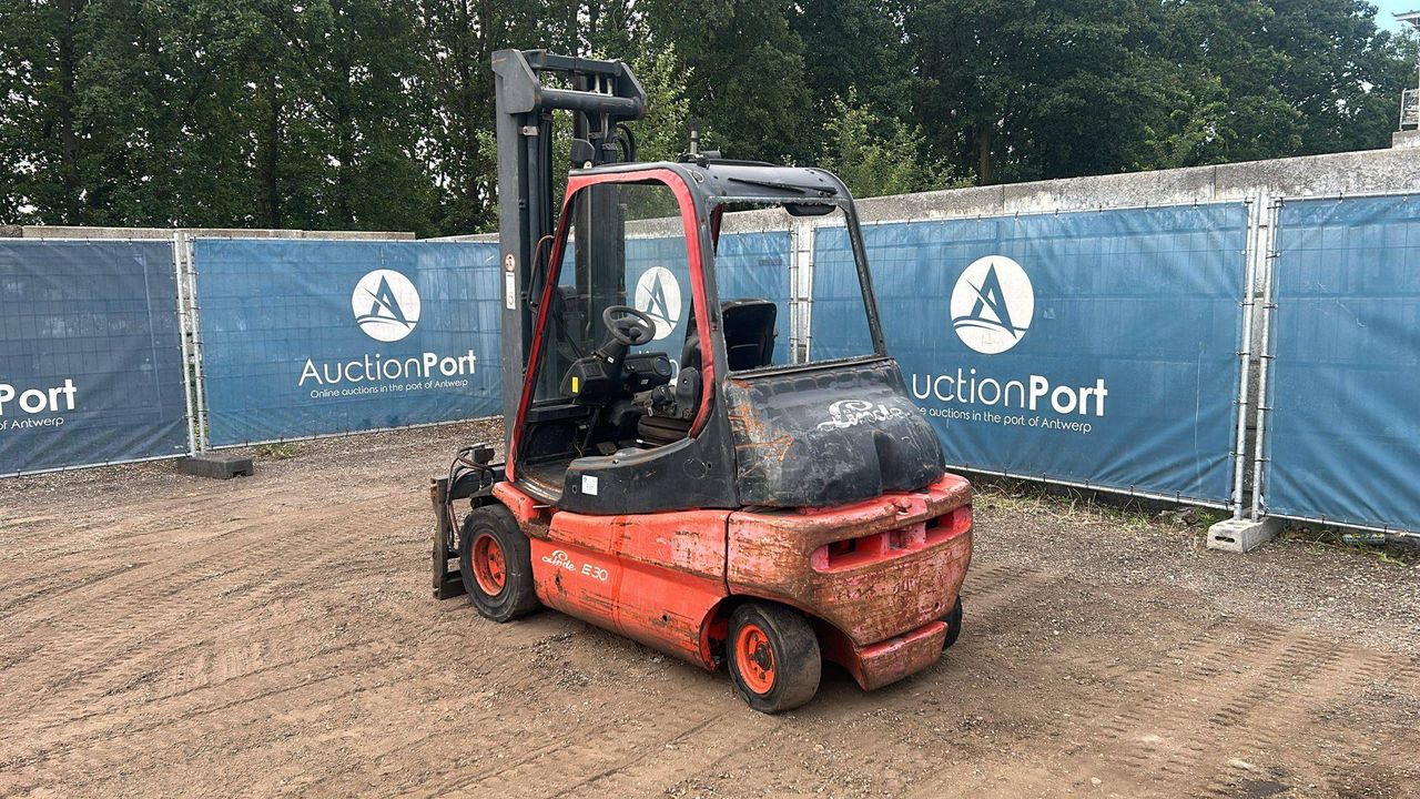 Forklift Linde E30-02 Electric 3000kg 4.5m 2000
