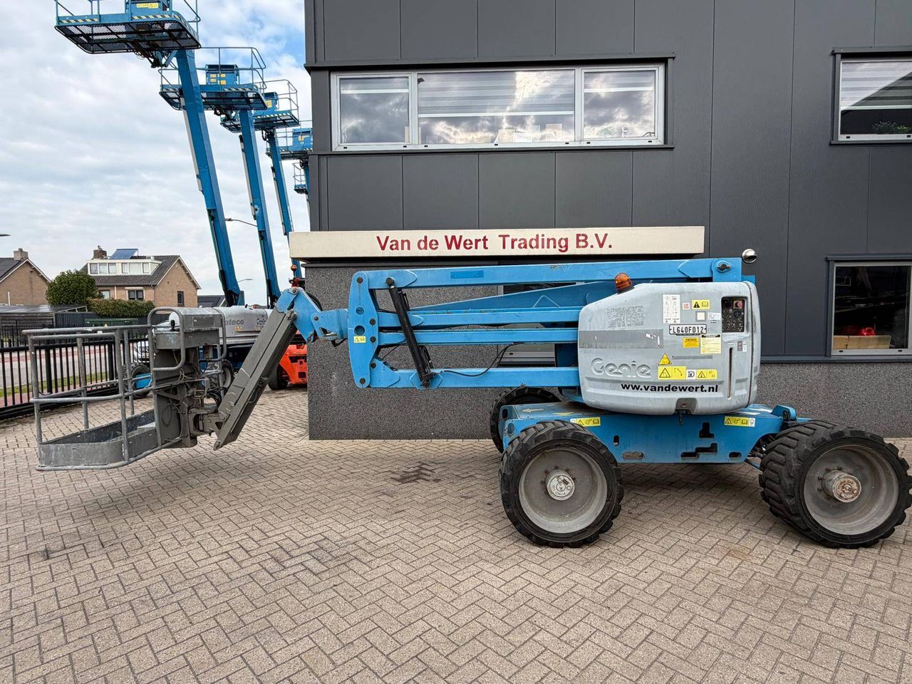 Piattaforma aerea articolata Genie Z-45/25J Diesel 16,07 m 2013