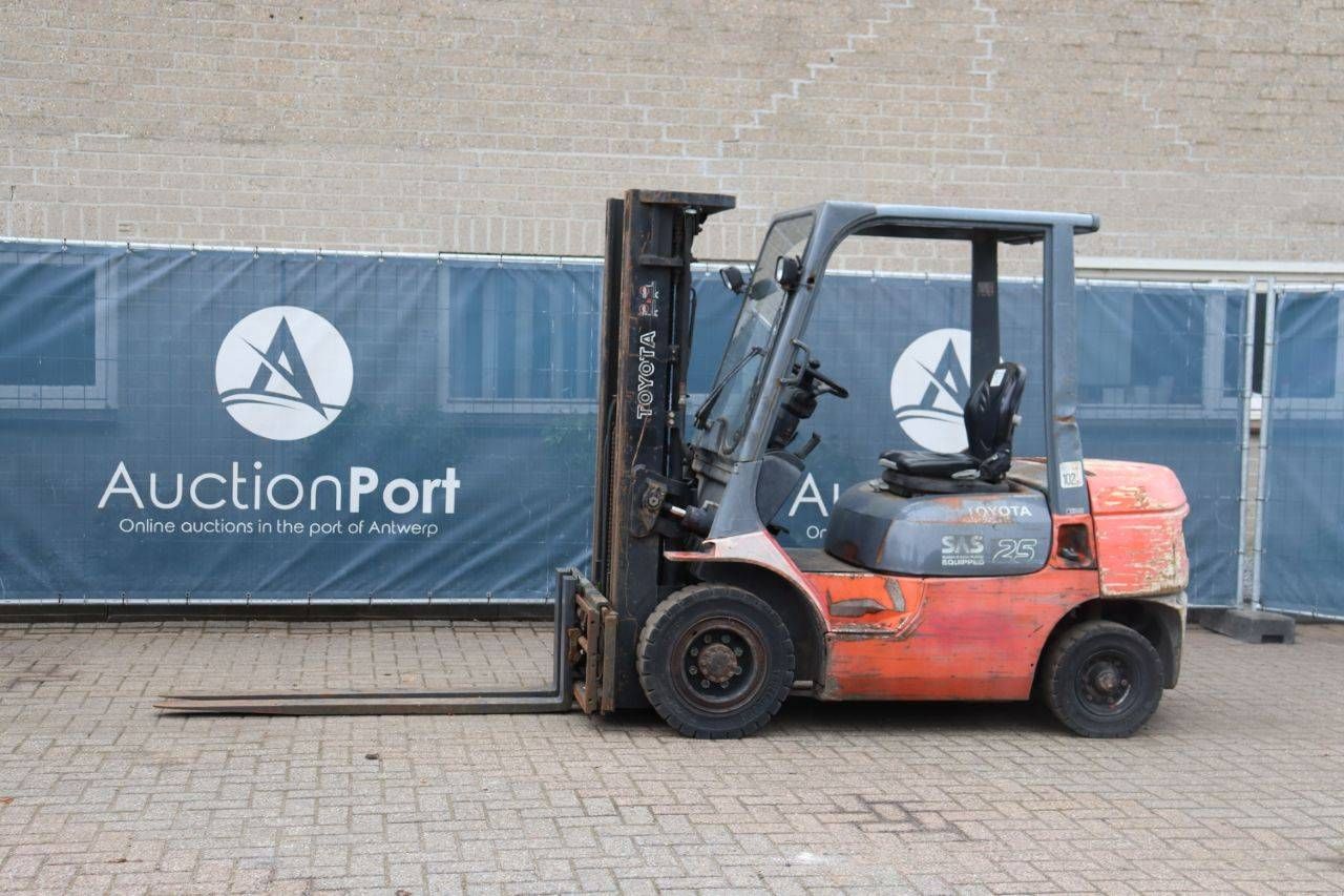 Forklift Toyota 62-7FDF25 Diesel 2500kg 4.7m 2005