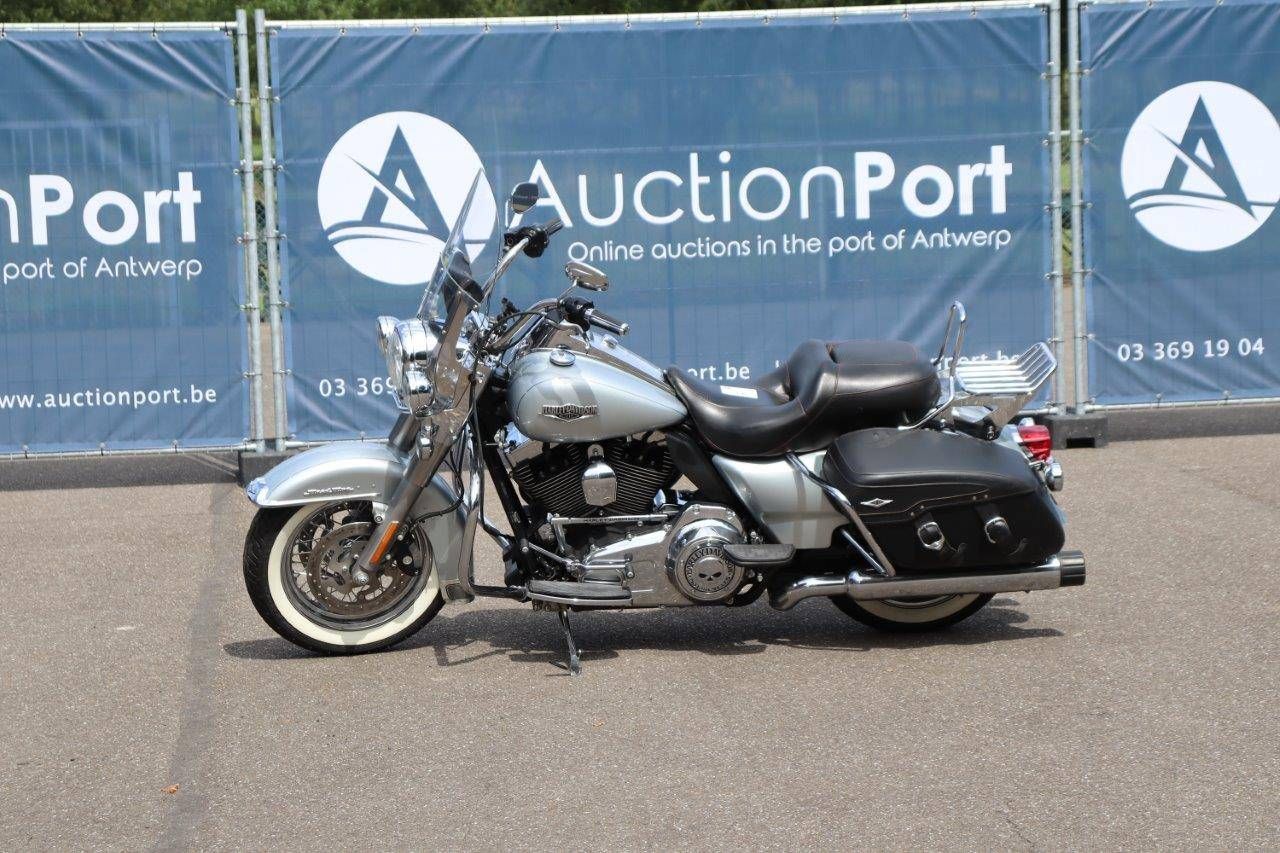 Motorcycle Harley-Davidson Road King Classic Petrol 2014