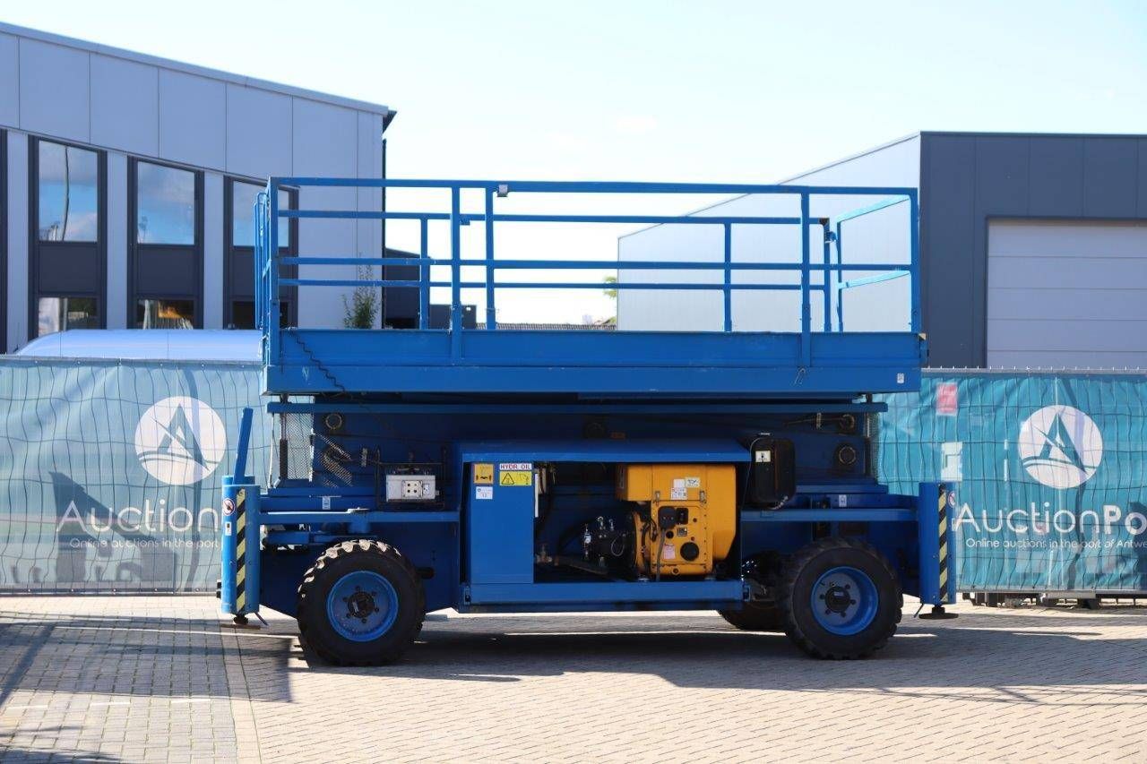 Scissor lift Holland Lift Monostar Q-135DL24 Diesel 15.8m 2009