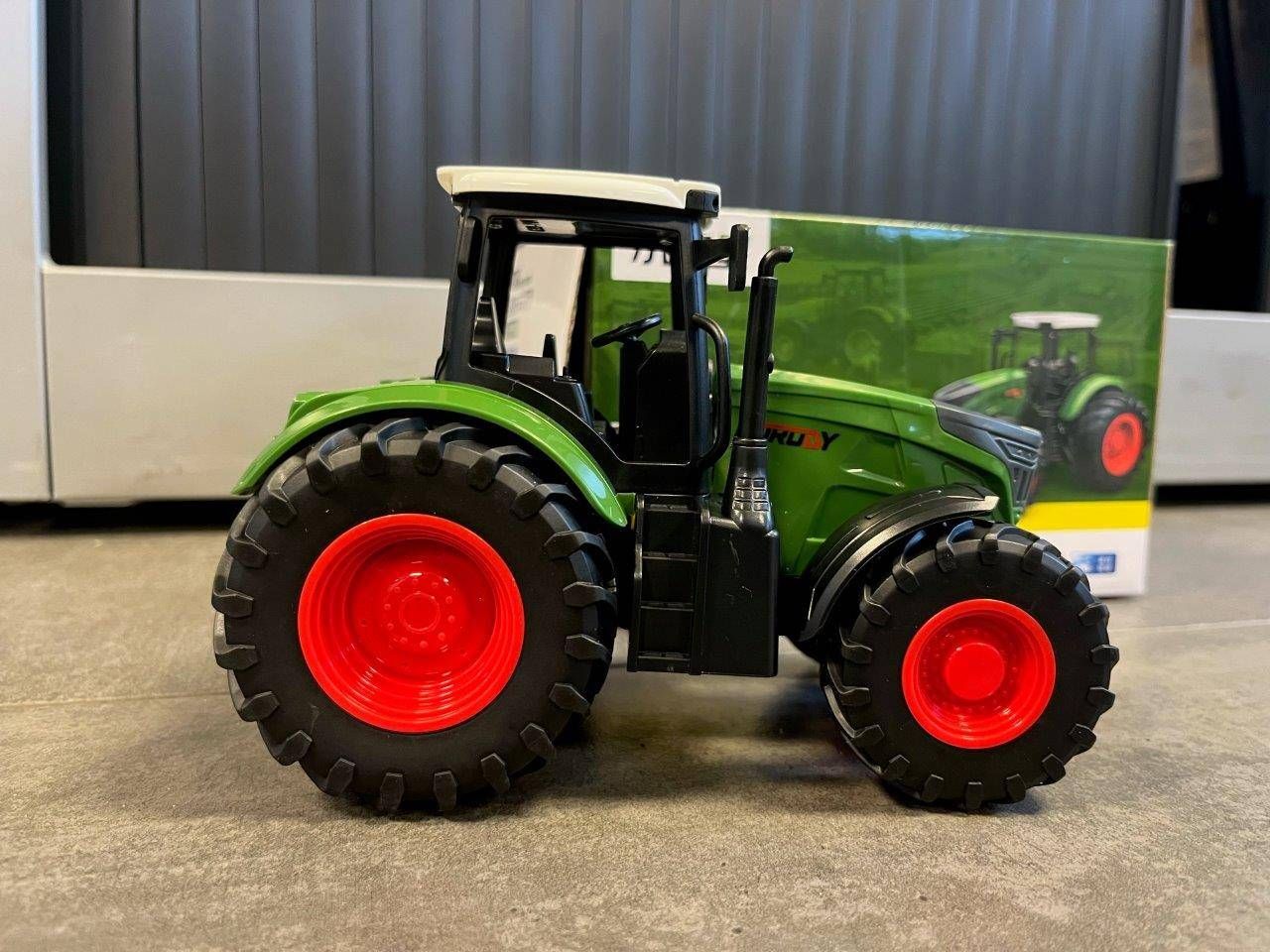 Toy Tractor Fendt New 19x10x12cm New