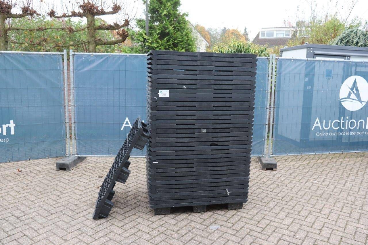 Nestable pallets 120x80 cm 37 pieces