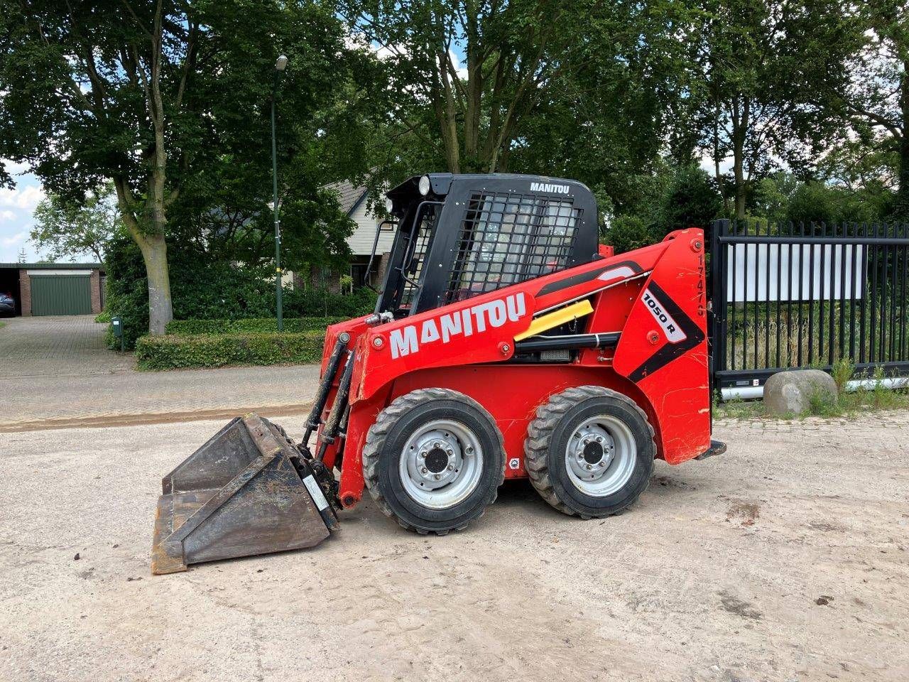 Skid steer loader Manitou 1050R Diesel
