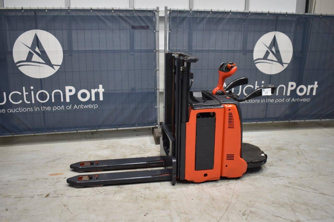 Stacker Linde Electric