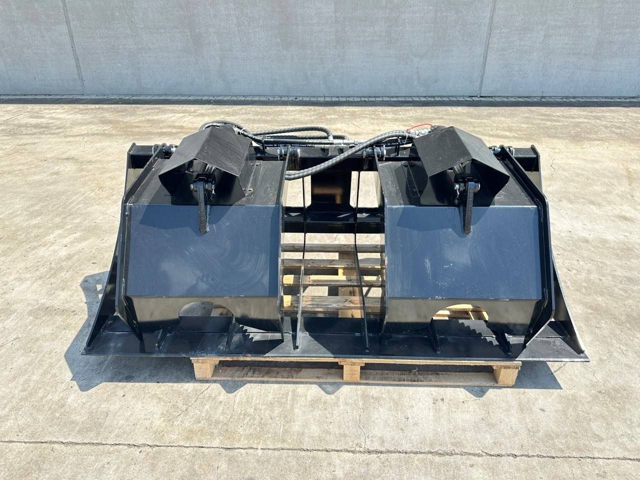 Pelican bucket suitable for skid steer loader Giyi HWG78 2026