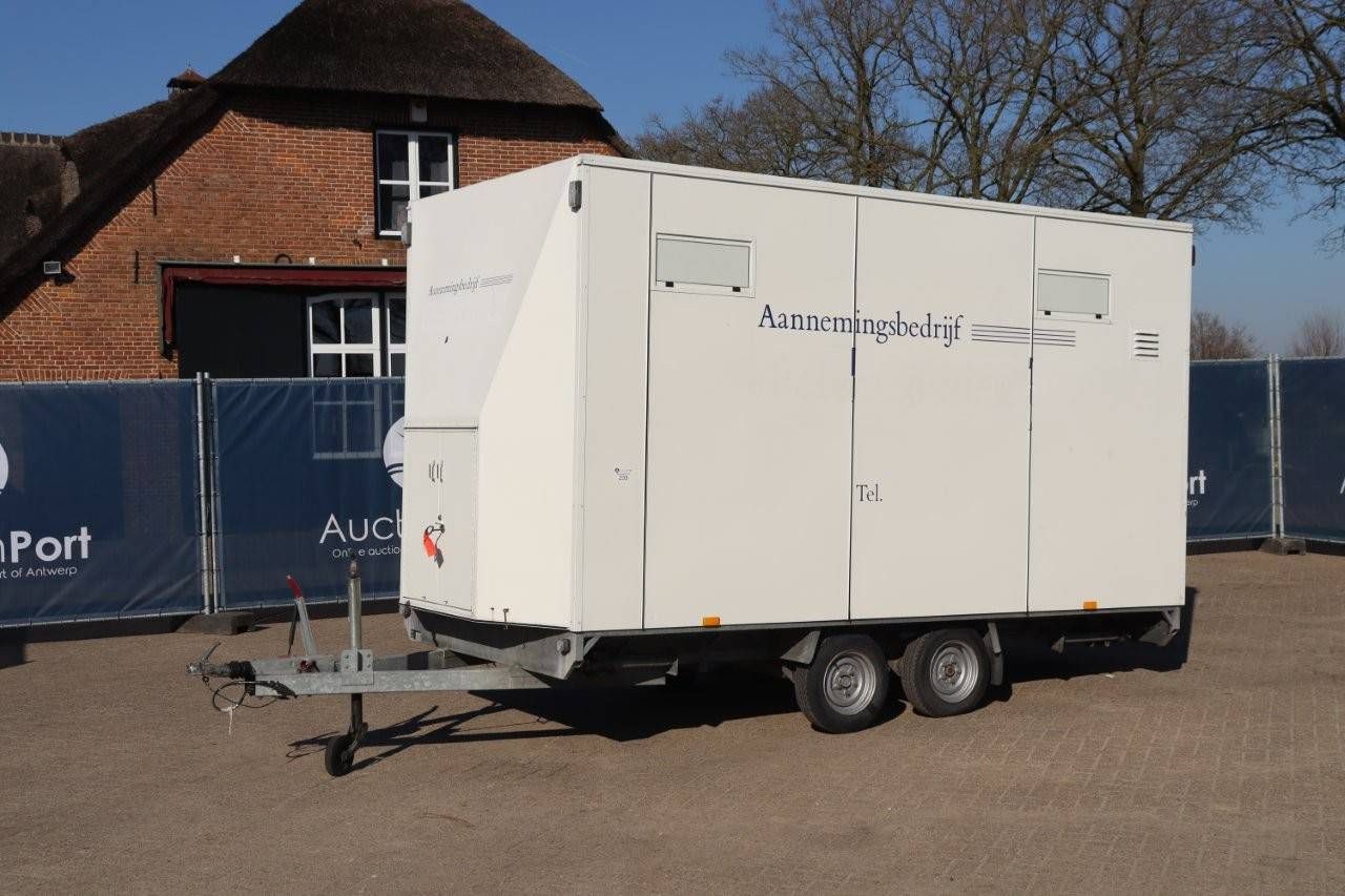 Mobile changing room Trailer Peters PPT 2006