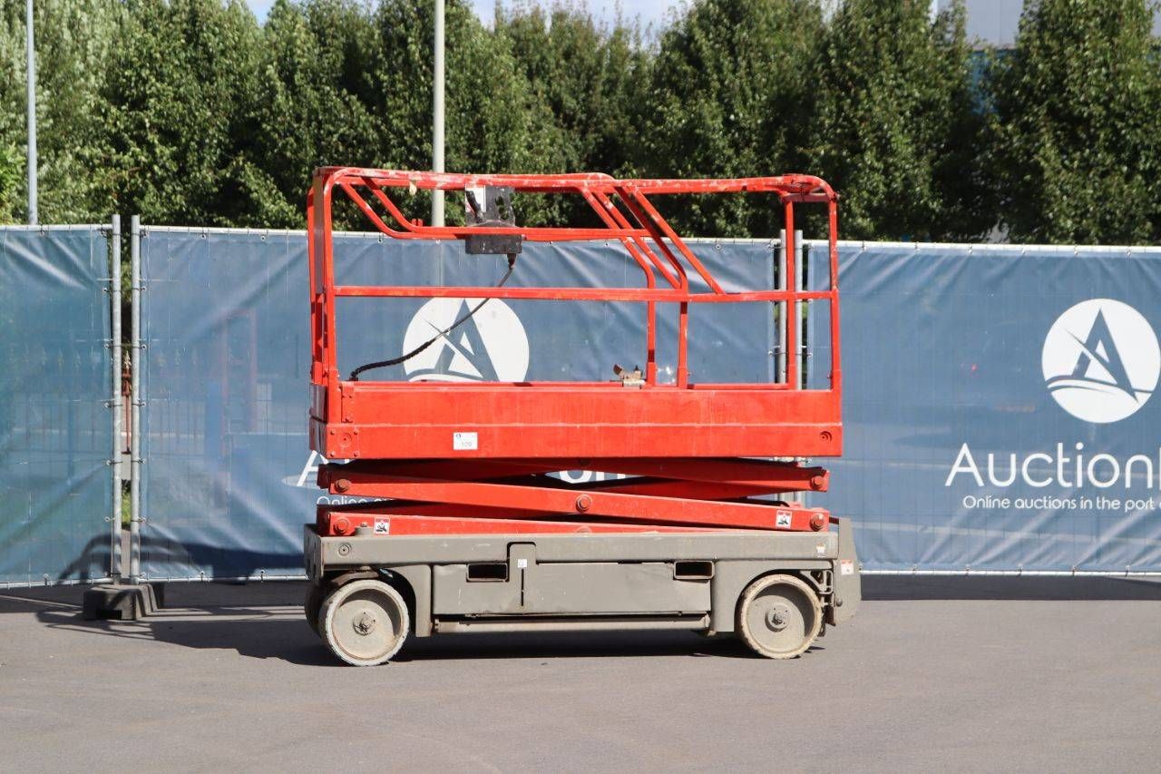 Scissor lift Haulotte Compact 8 Electric 8.2m 2001