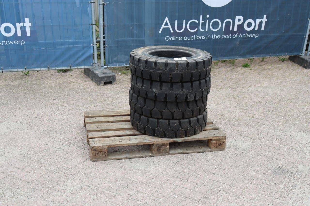 Batch of tires Marangoni 7.00-15/5.5 4 pieces