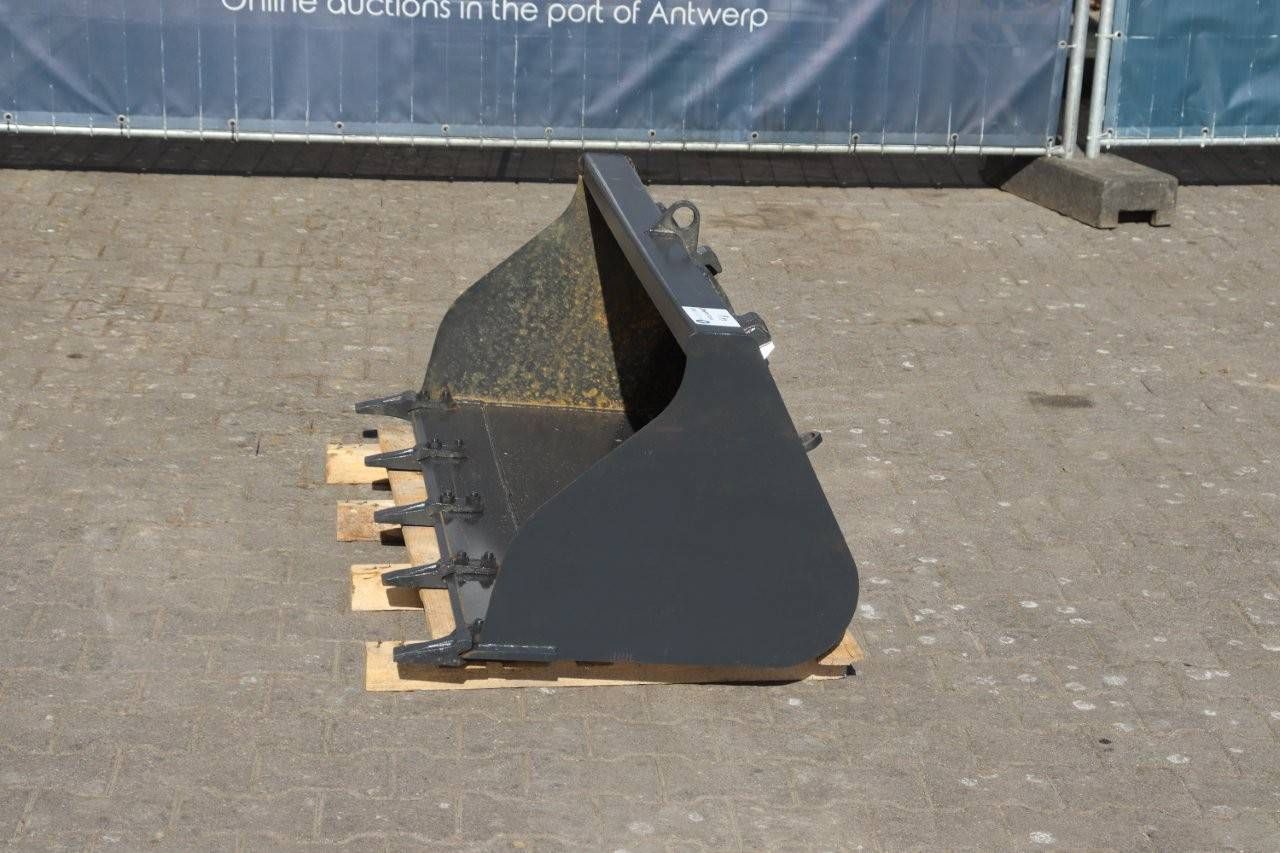 Excavator bucket