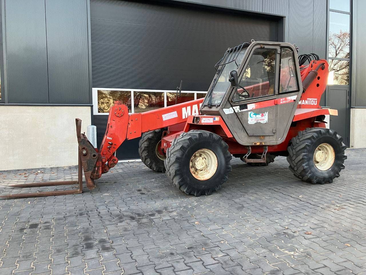 Manitou MT930CP Diesel Telehandler 3000kg 9m 