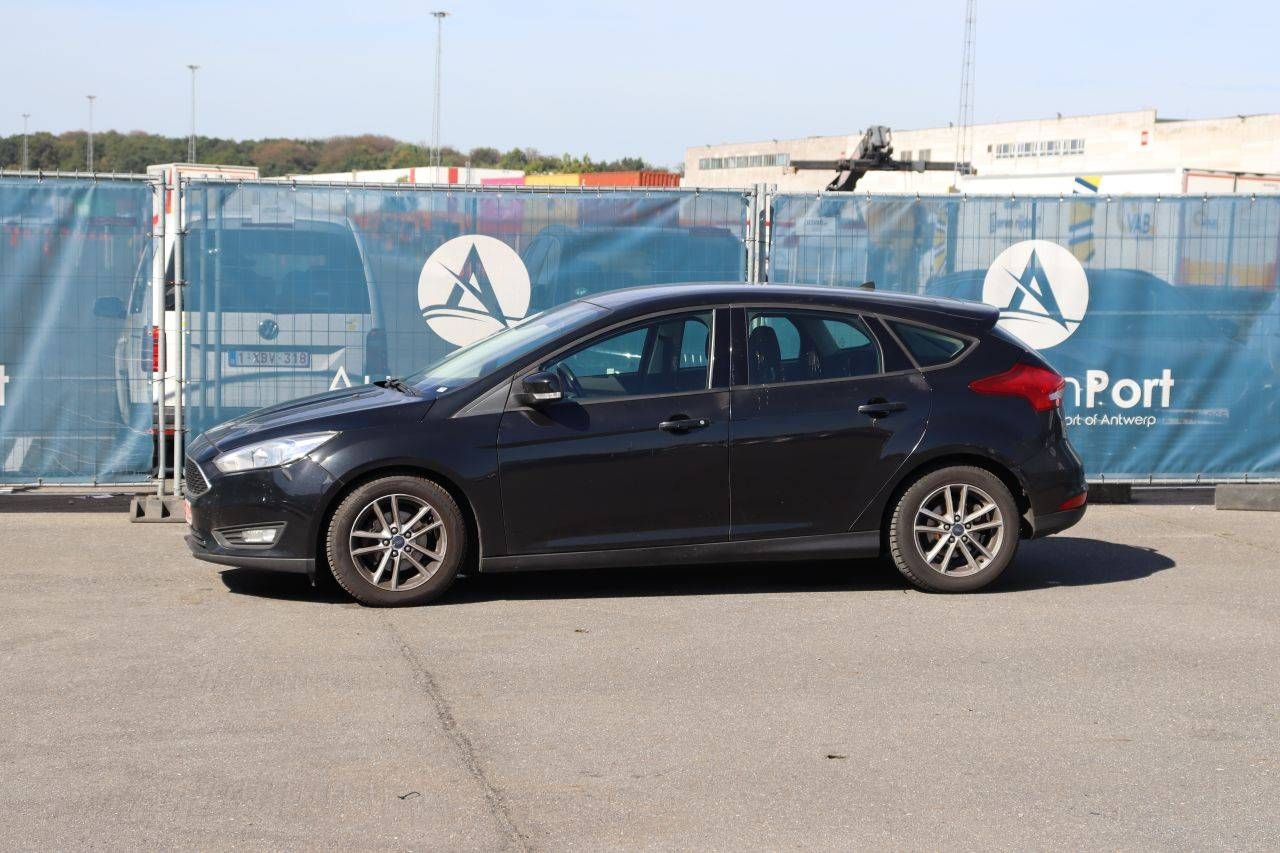 Passenger car Ford Focus Petrol 100hp 2015 (Margin)