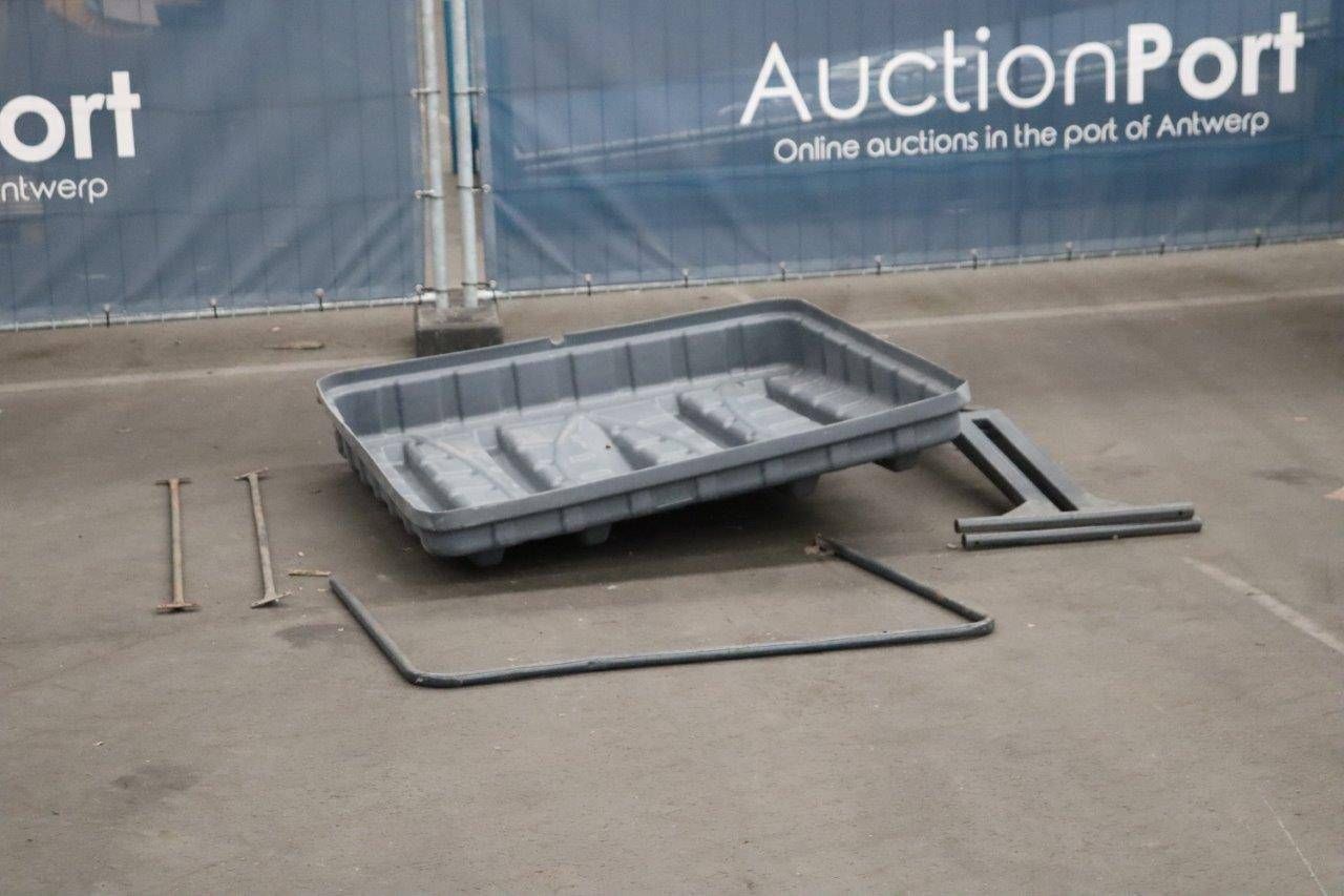 Universal sunroof for tractor