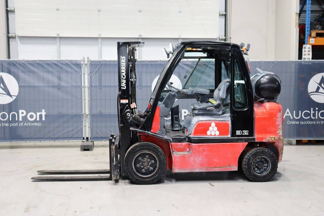 Empilhadeira Unicarriers 32 GLP