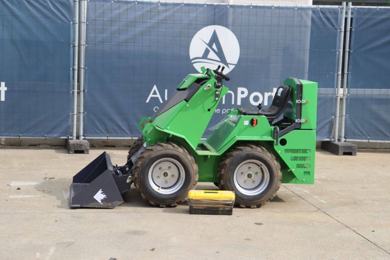 Skid Steer Loader Nycheki SK-911 Petrol