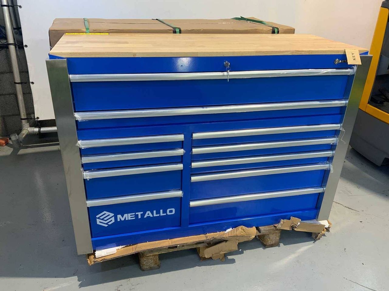 Tool trolley Metallo with tools New