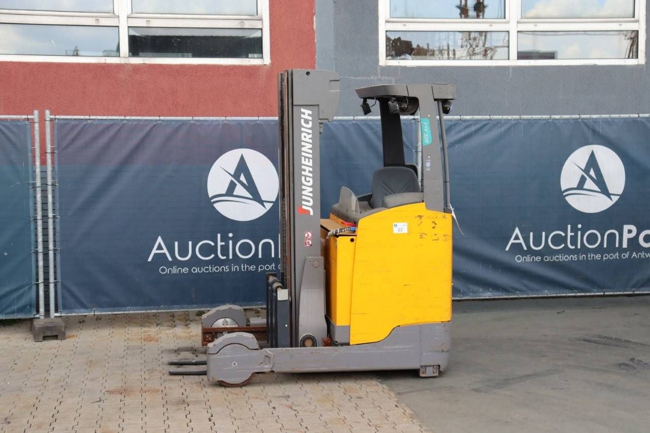 Reach truck Jungheinrich ETV 320 Electric 1940kg 5.0m