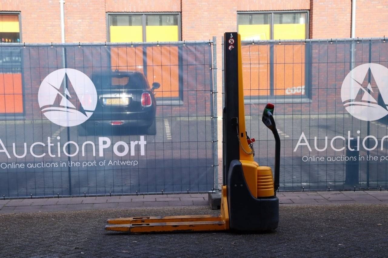 Stacker Jungheinrich EMC 110 Electric 1000kg 1.8m