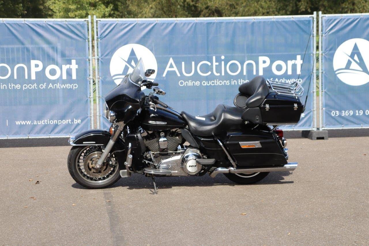 Motorcycle Harley-Davidson Ultra Classic Petrol 2010