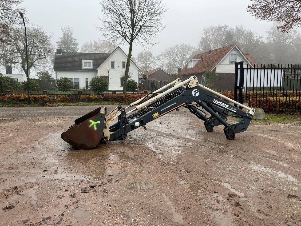 Front loader Faucheux