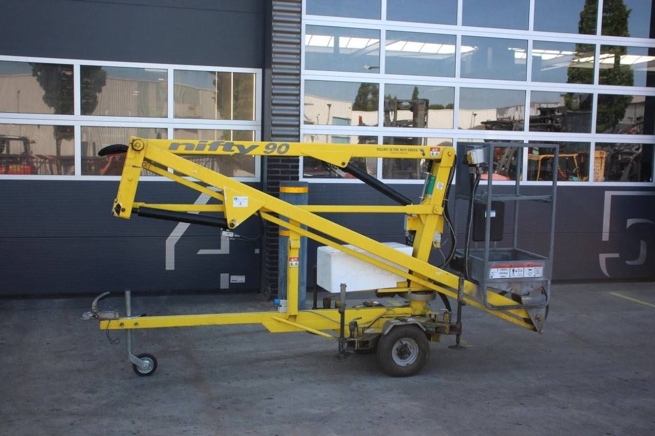 Niftylift 90 MAC 9.5m Articulated Trailer Boom Lift 2008