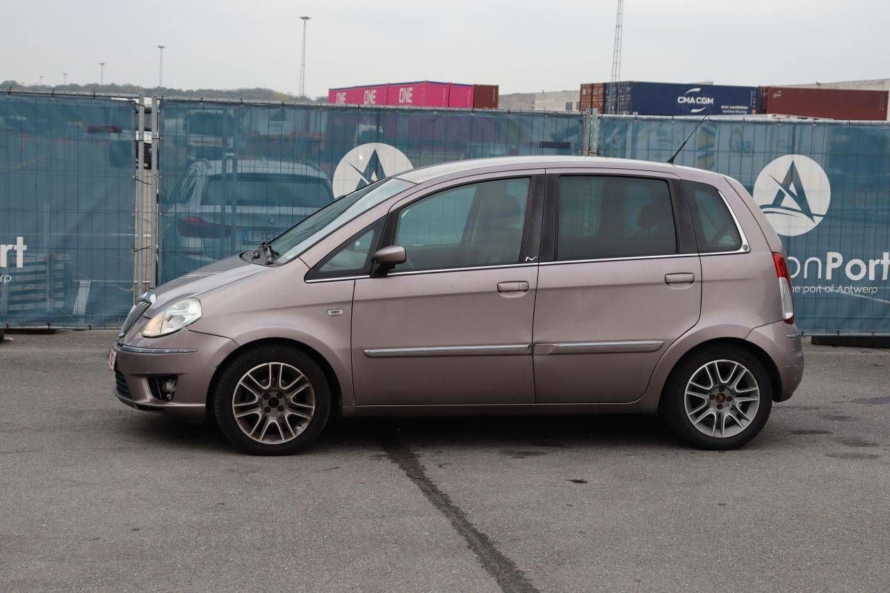 Lancia Musa Passenger Car Petrol 95hp 2008 (Margin)