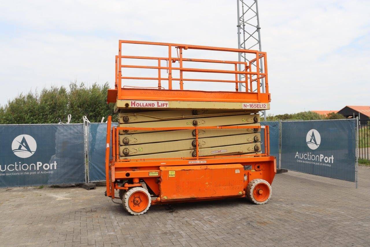 Scissor lift Holland Lift N165FL12 Electric 300kg 18.5m 2004