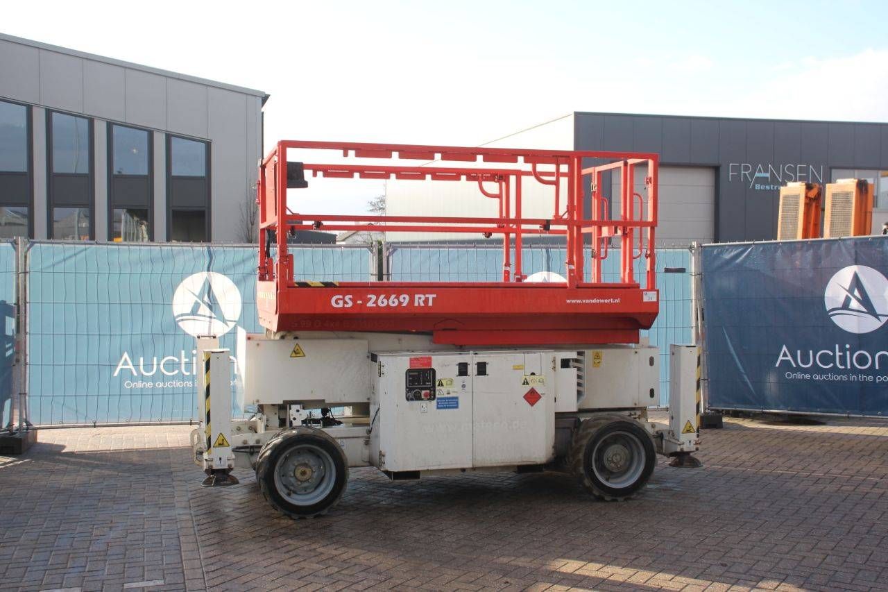 Scissor lift Genie GS2669 RT Diesel 9.9m 2016