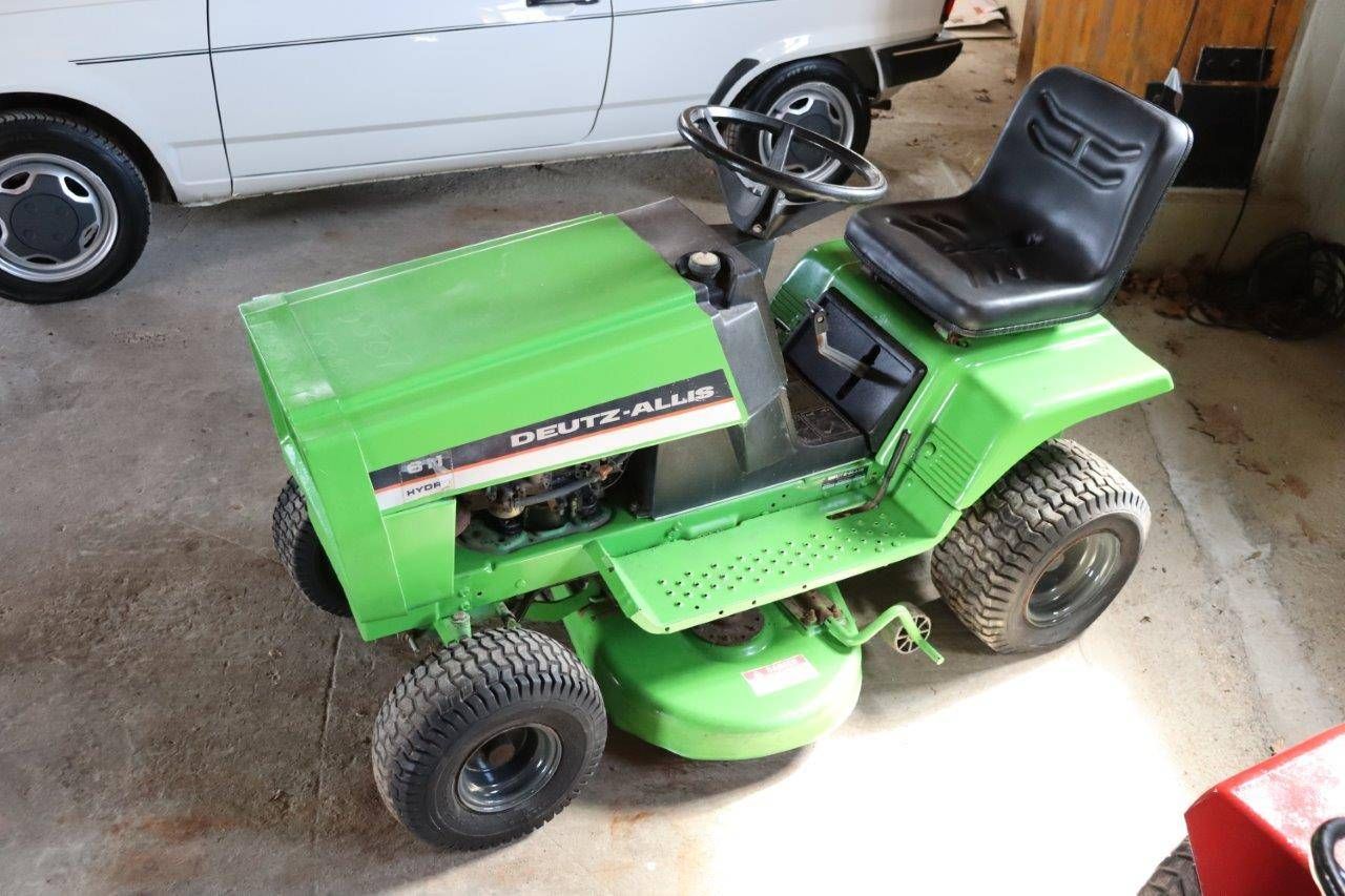 Oldtimer Riding mower Deutz-Allis 611 Petrol 11hp