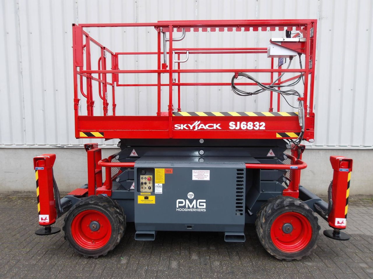 Skyjack SJ6832RT Scissor Lift 11.75m Diesel 2015