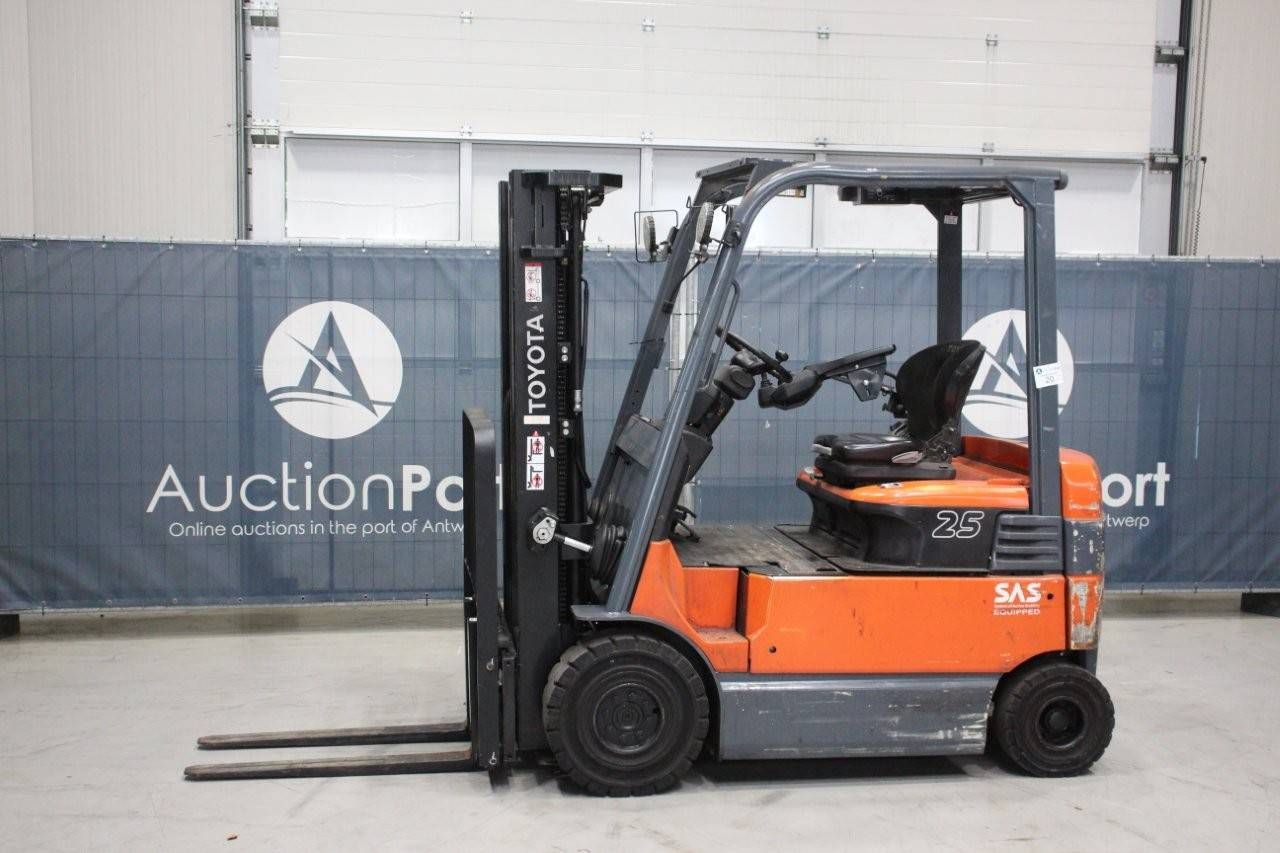 Forklift Toyota 7FBMF25 Electric 2500kg 4.7m 2013