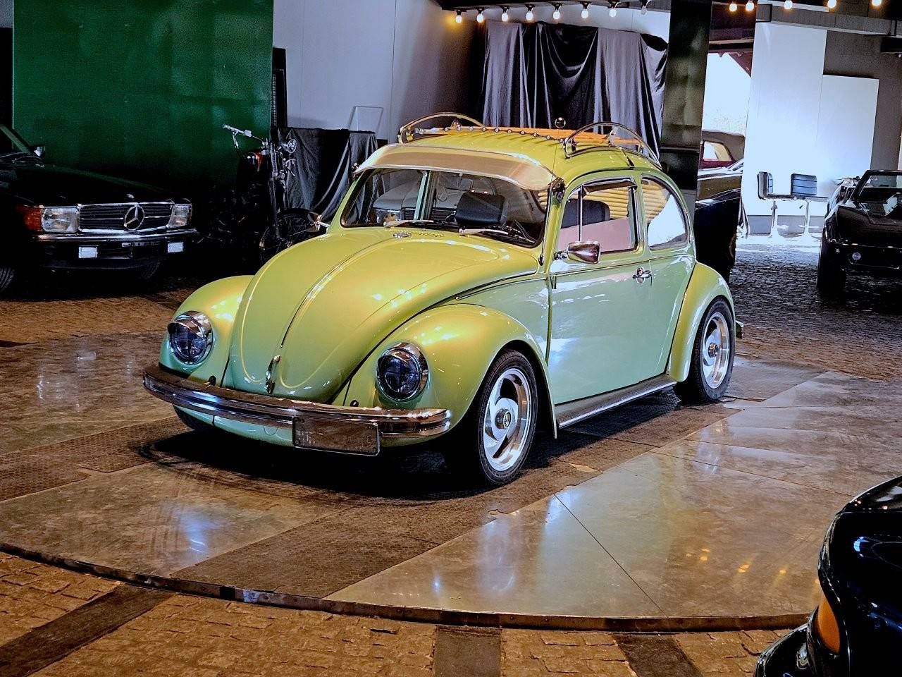 Volkswagen Beetle 1300 Full Retro Spec Petrol 1.5-liter boxer 1972 (Margin)