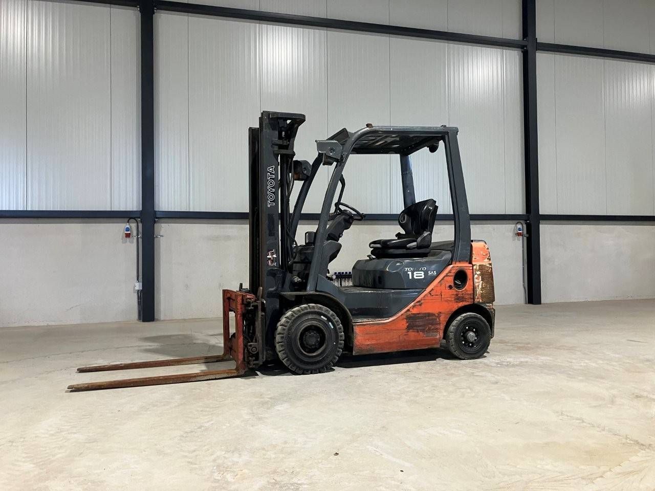 Forklift Toyota 02-8FDF18 Diesel 1750kg 4.3m 2010