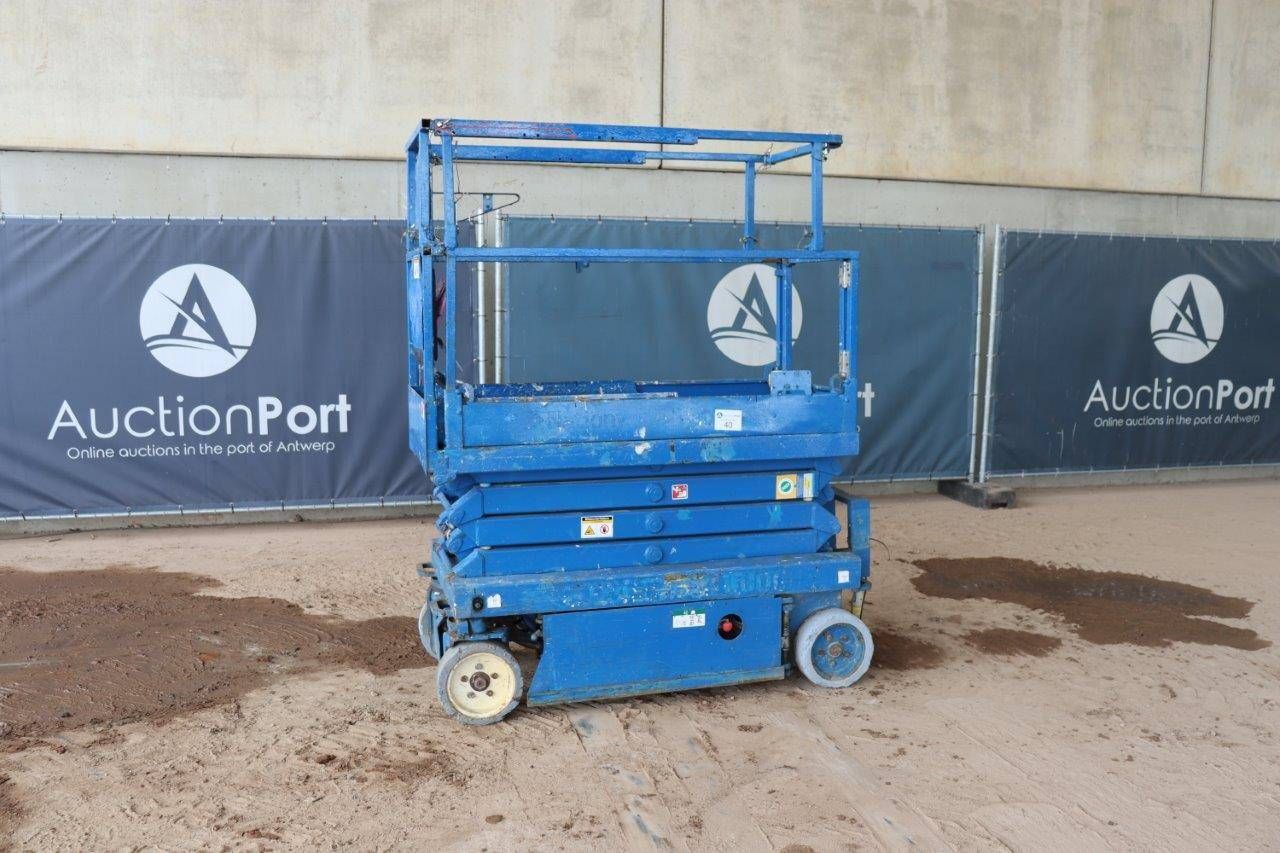 Scissor lift Skyjack SJ3219 Electric 227kg 7.8m 2012
