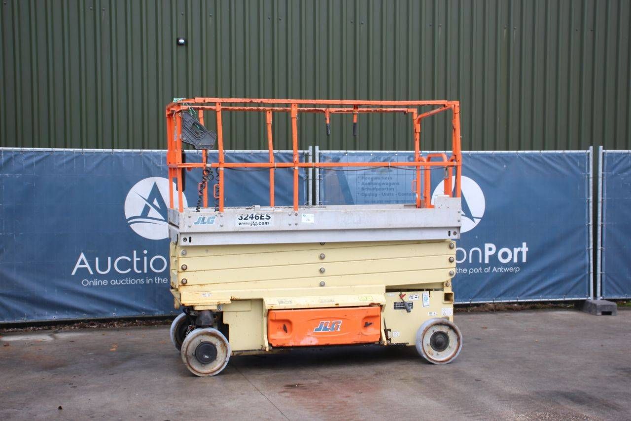 JLG 3246ES Electric Scissor Lift 11.68m 2012