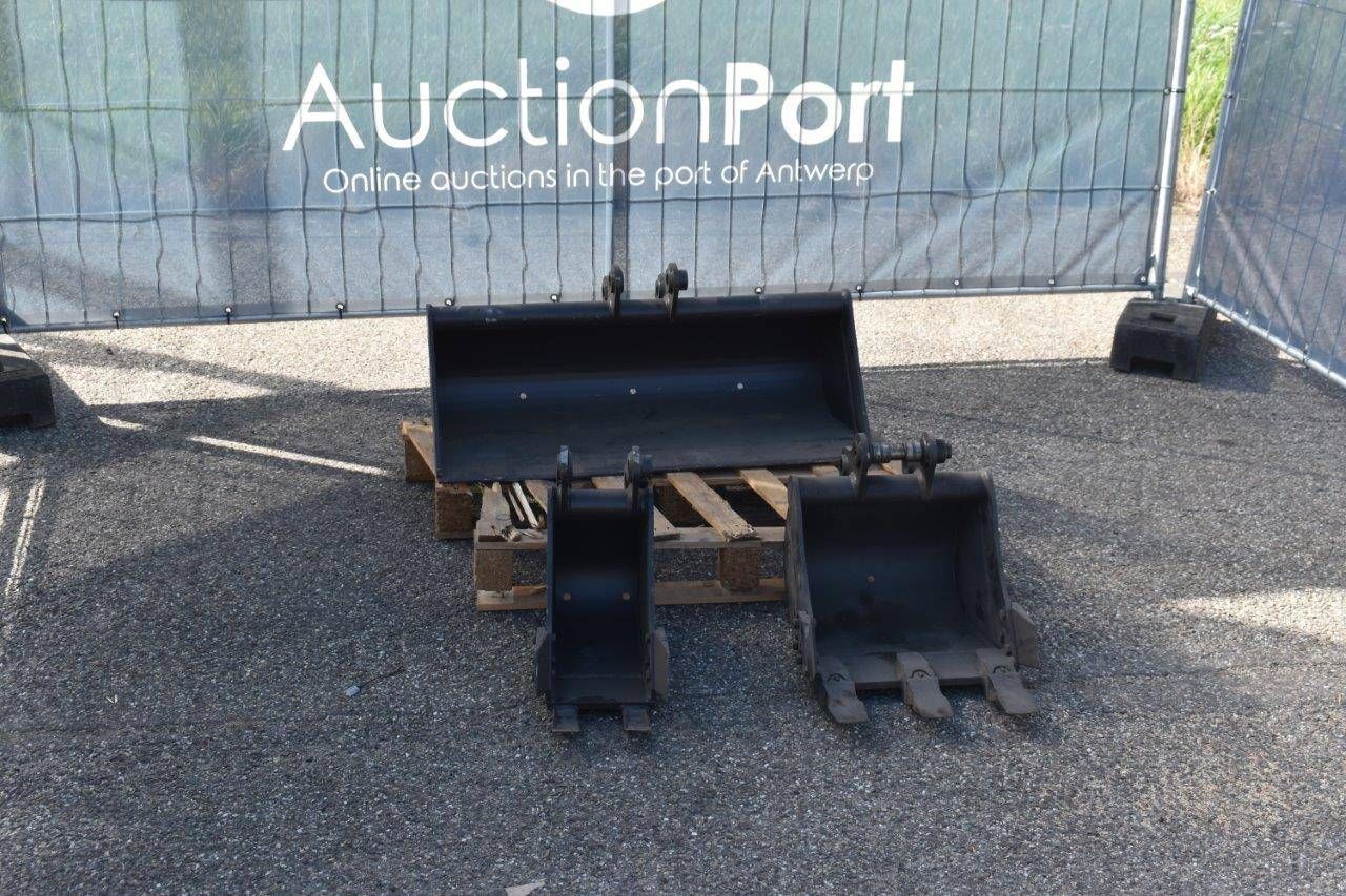 Set of excavator buckets