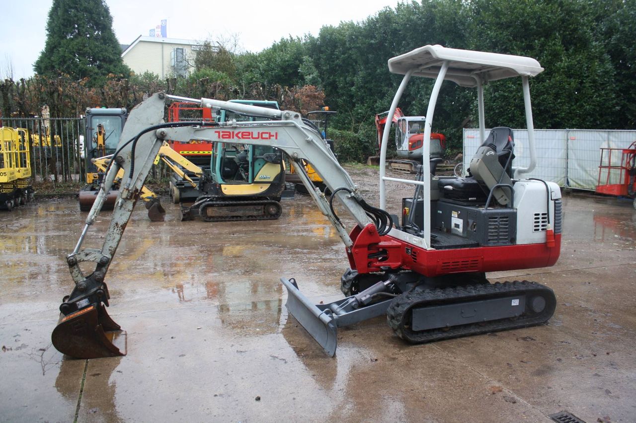 Mini digger Takeuchi TB016E 2016
