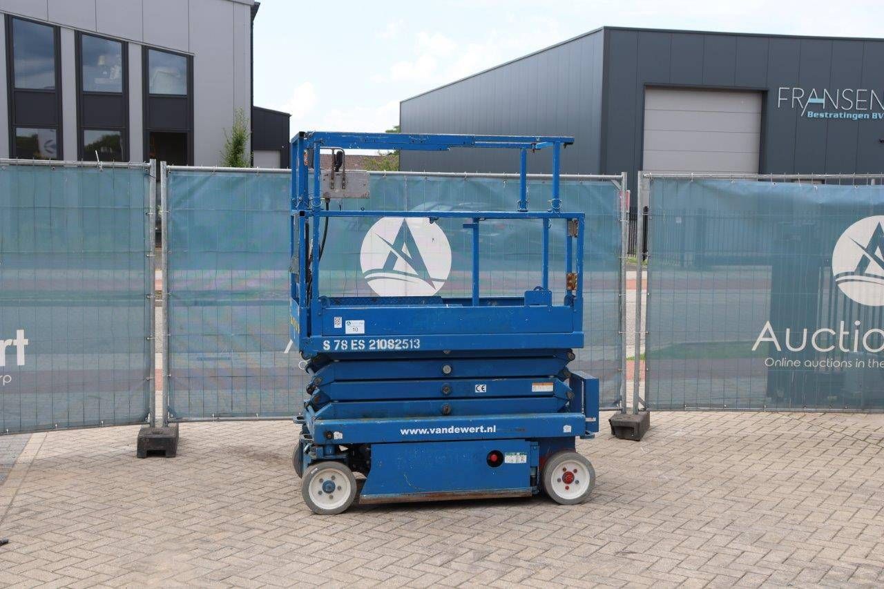 Scissor lift Skyjack SJIII-3219 Electric 8m 2012
