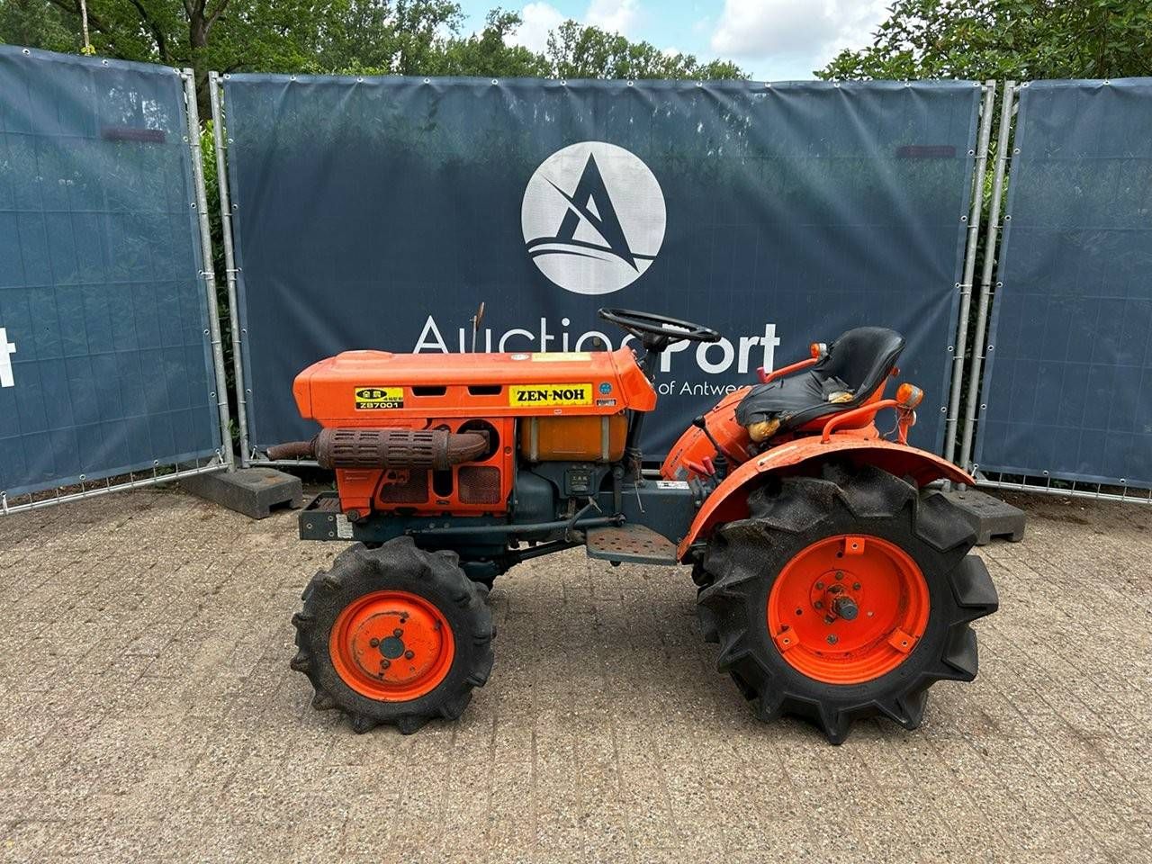 Mini tractor Kubota B7001 Diesel
