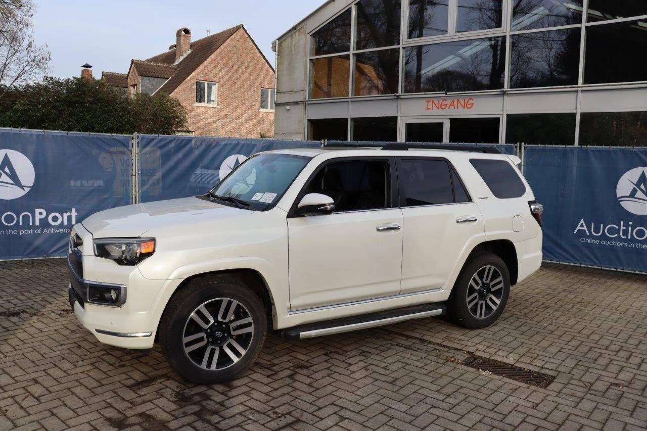 Toyota 4Runner Essence 270 ch 2017