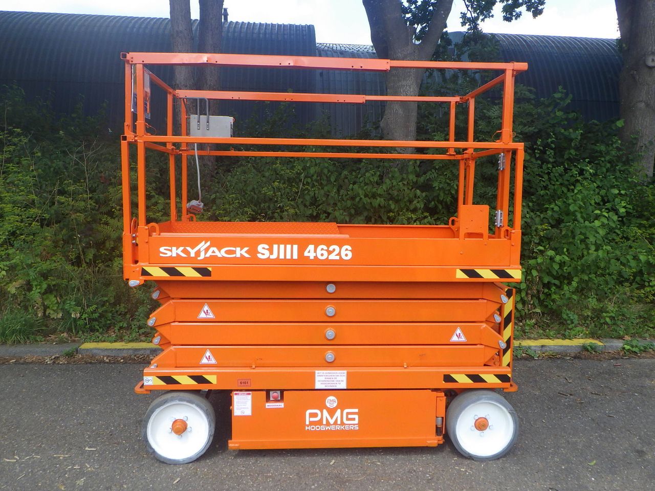 Scissor lift SkyJack SJ4626 Electric 9.92m 2014 