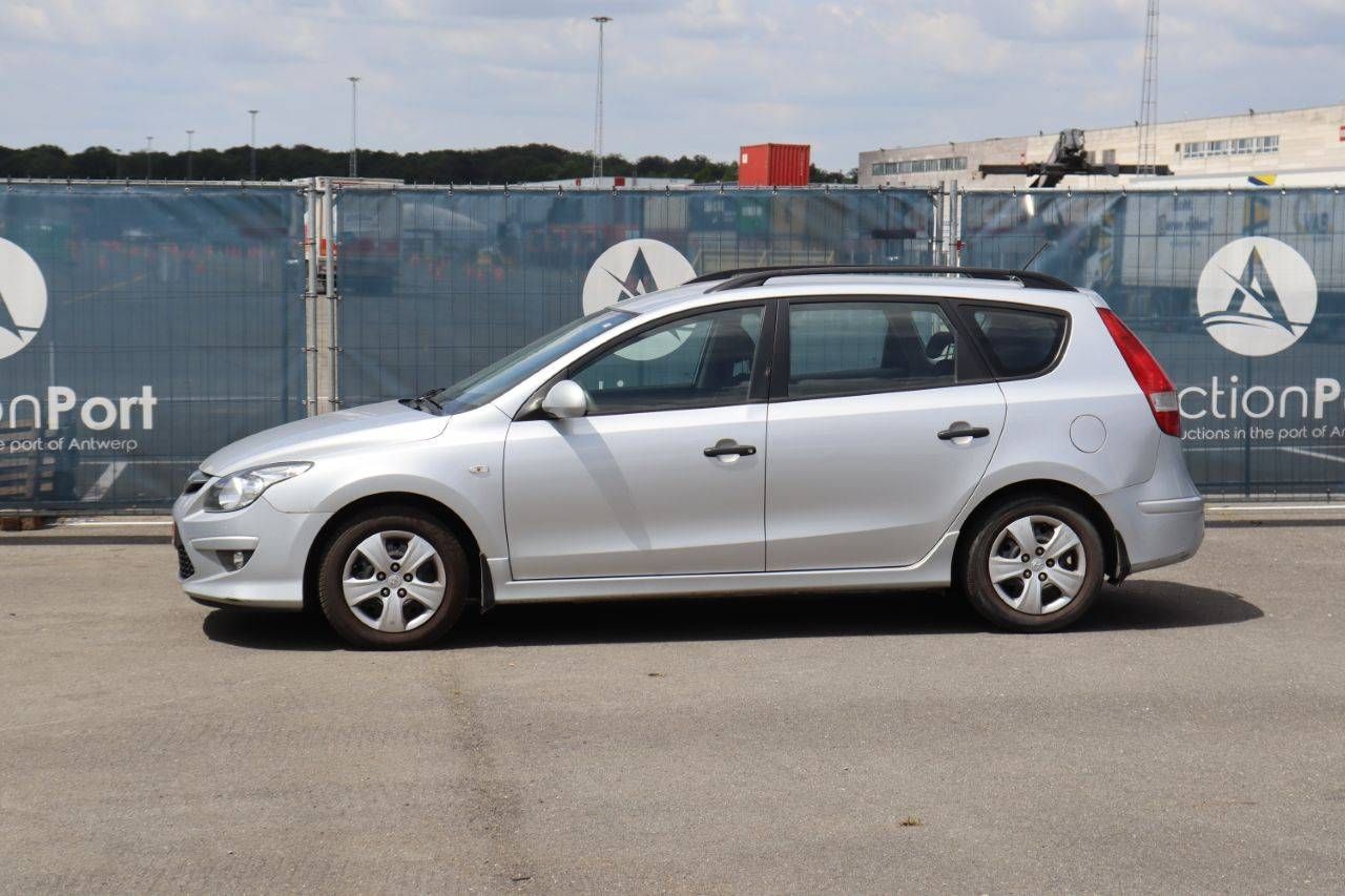 Passenger car Hyundai i30 Diesel 90hp 2011 (Margin)