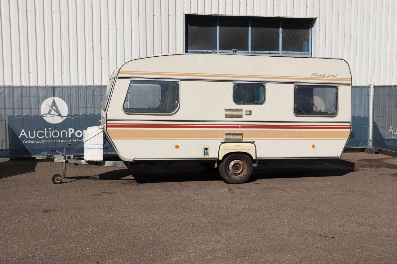 Caravan Wilk D221 1984 (Margin)
