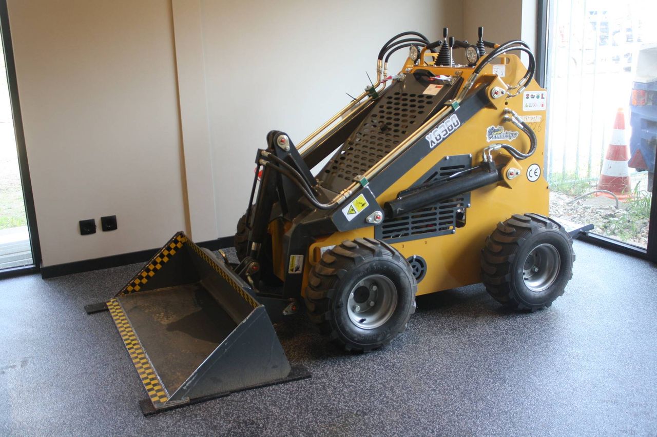 Skid Steer Loader Kingkong XG360 Petrol 2024 New