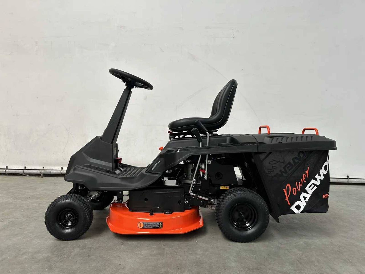 Ride-on mower Daewoo DAXRM224 Petrol 4.4kW 2024 New