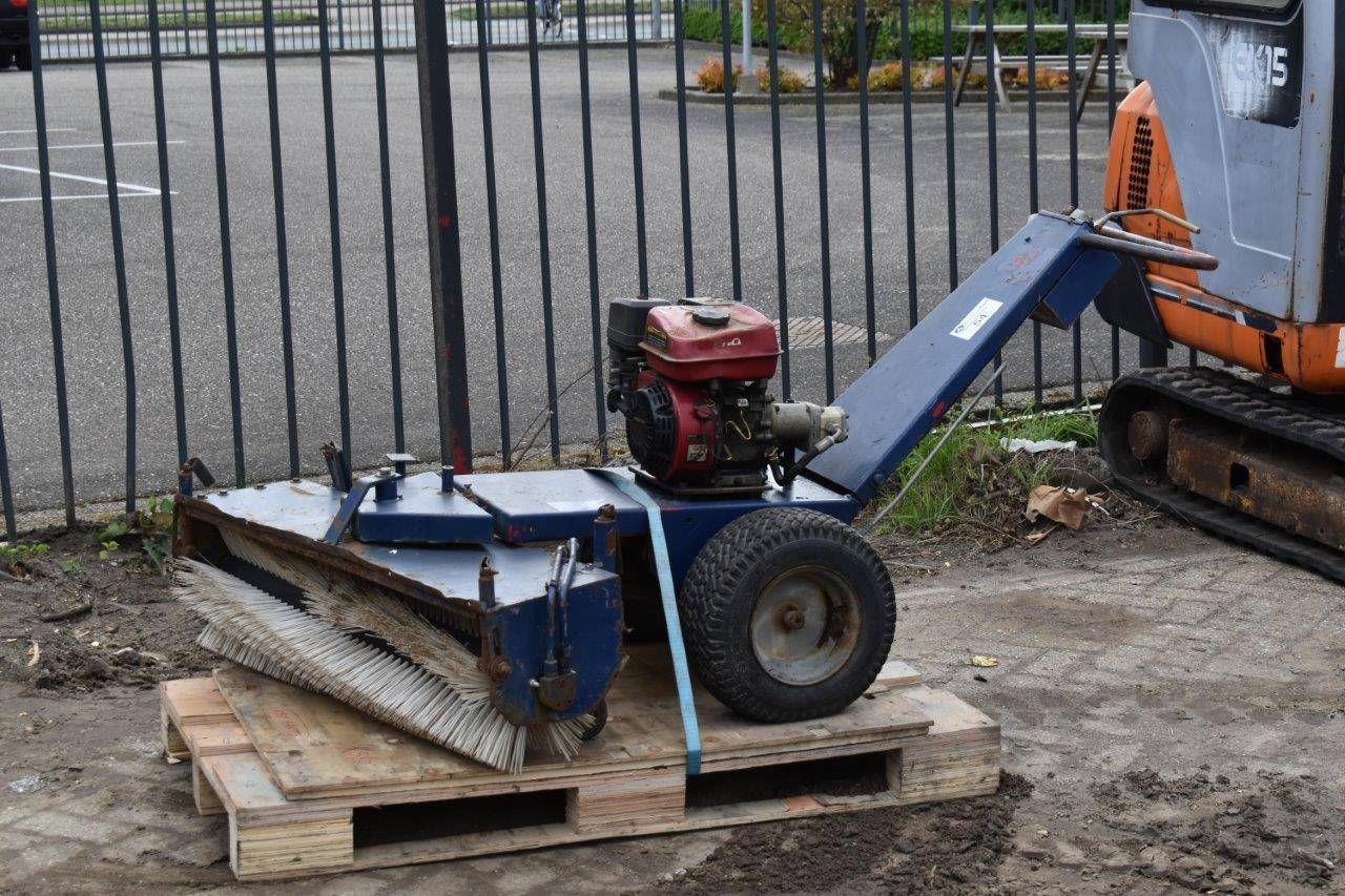 Sweeper on pallet