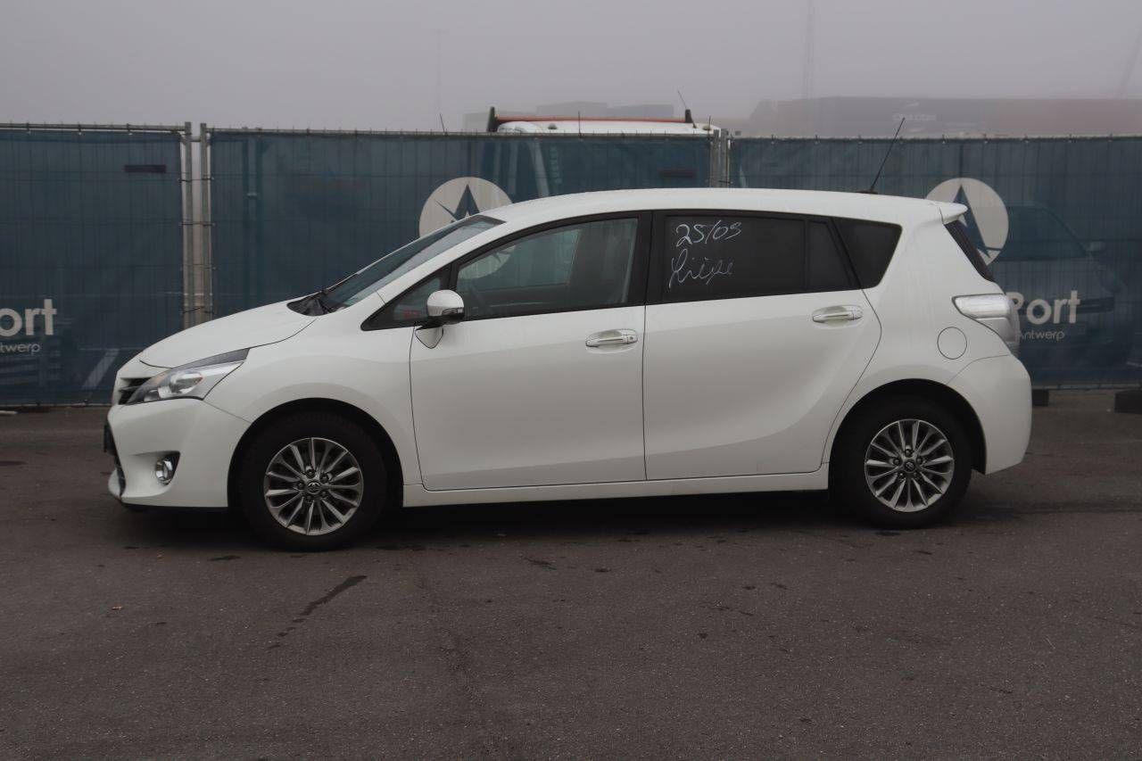 Toyota Verso Petrol 132hp Passenger Car 2016 (Margin)