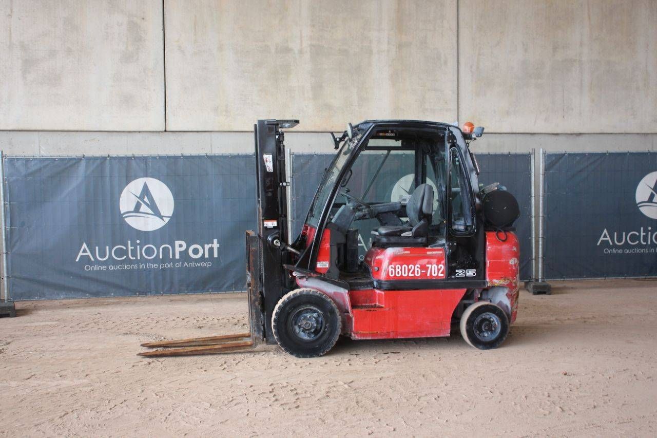 Forklift Nissan 25 LPG 2500kg 3.3m 2015
