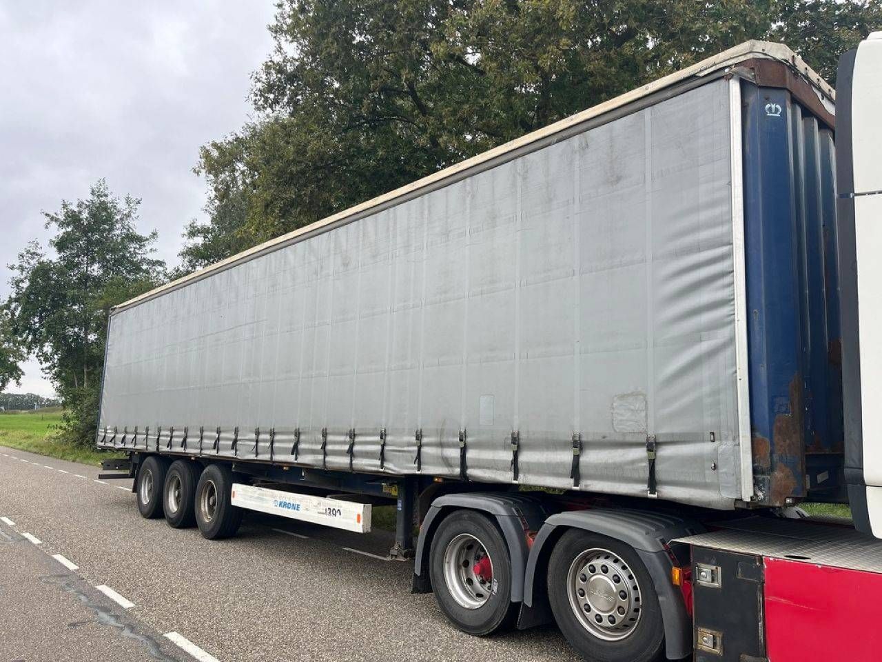 Krone SD sliding tarpaulin trailer